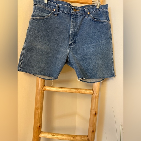 WRANGLER CUT OFFS Blue Denim Shorts 35" Waist - Picture 3 of 9
